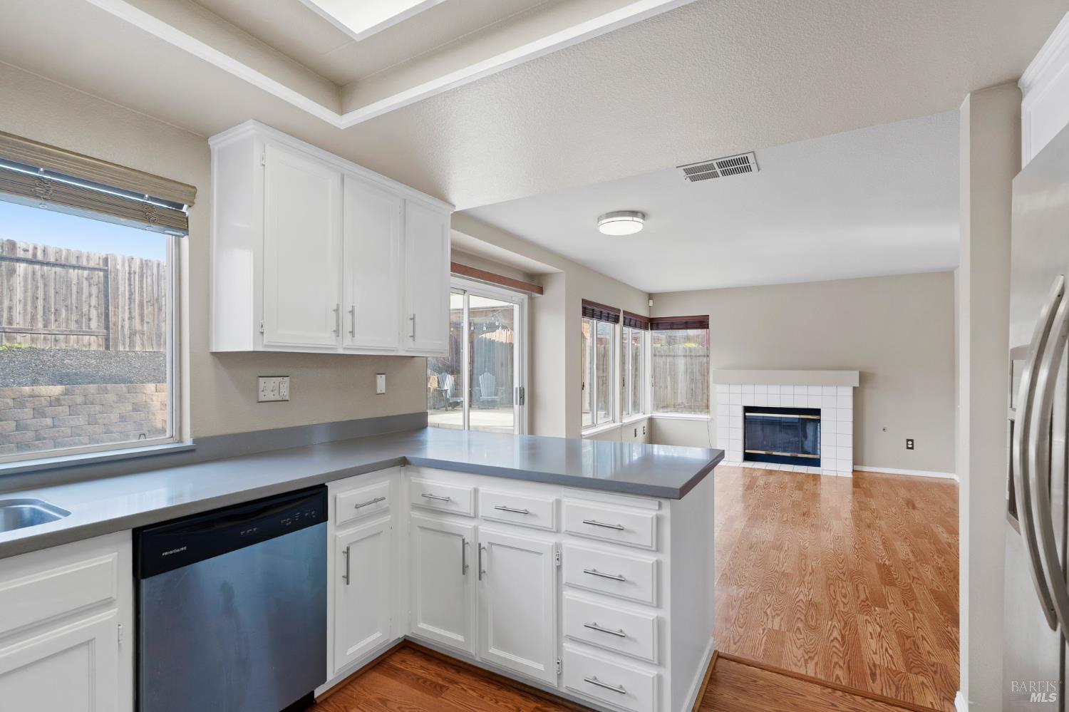 Detail Gallery Image 14 of 48 For 1740 Gateway Dr, Vallejo,  CA 94589 - 4 Beds | 3 Baths