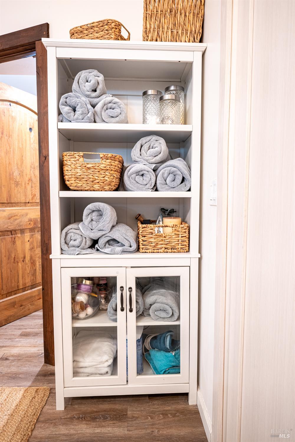 Detail Gallery Image 17 of 45 For 441 Vichy Hills Dr, Ukiah,  CA 95482 - 3 Beds | 3/1 Baths