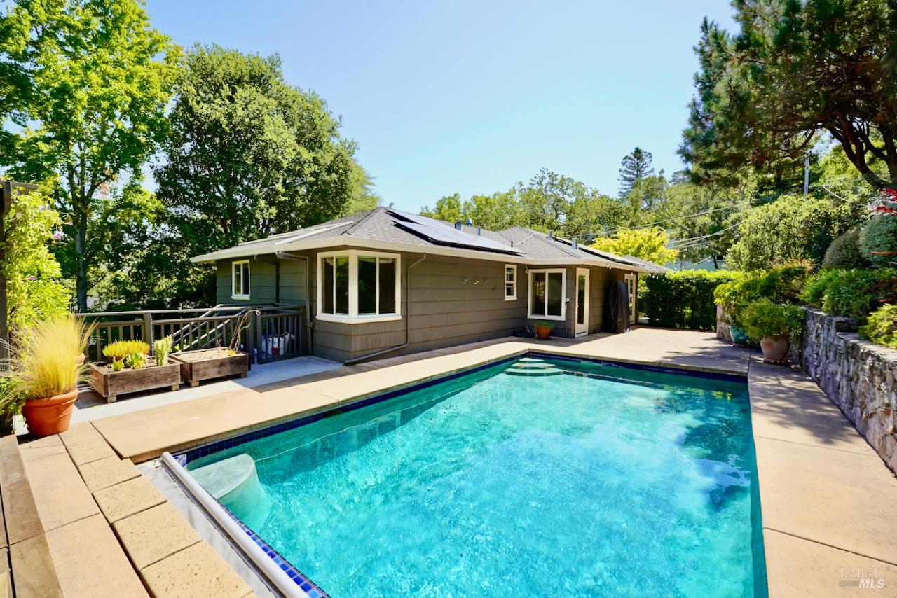 Detail Gallery Image 32 of 43 For 10 Idalia Ct, San Anselmo,  CA 94960 - 4 Beds | 3 Baths