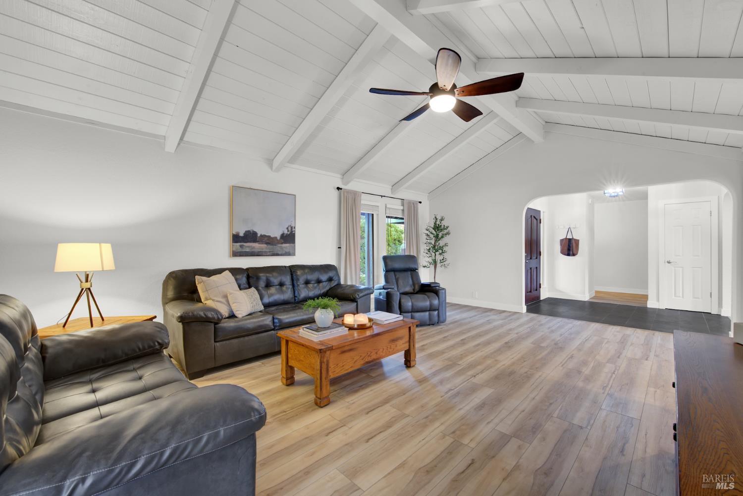 Detail Gallery Image 12 of 90 For 925 Charity Ln, Dixon,  CA 95620 - 3 Beds | 2 Baths