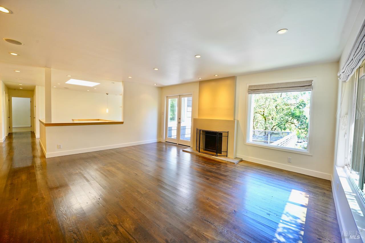 Detail Gallery Image 4 of 43 For 10 Idalia Ct, San Anselmo,  CA 94960 - 4 Beds | 3 Baths