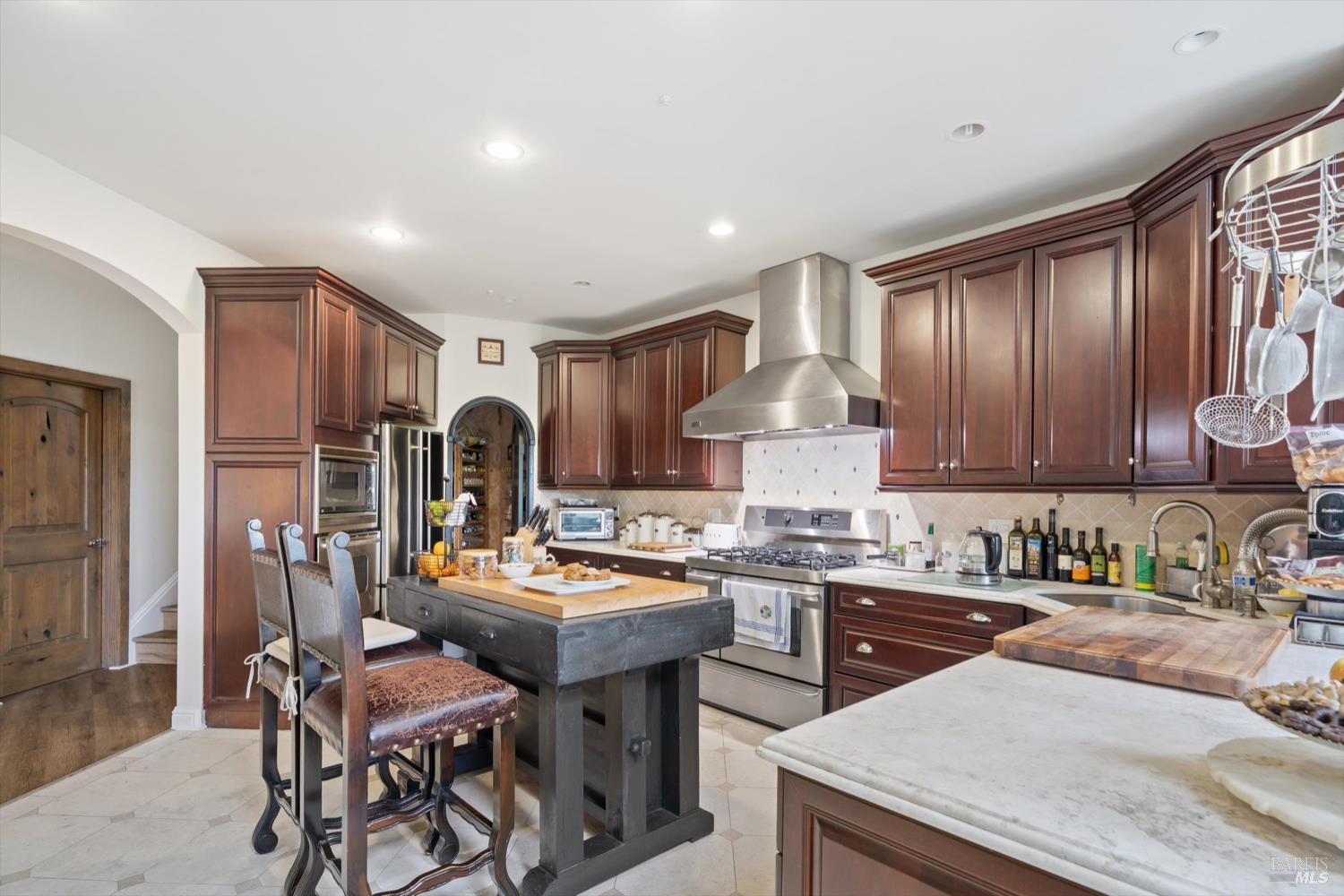 Detail Gallery Image 4 of 14 For 46 Laurel Glen Ter, San Rafael,  CA 94903 - 4 Beds | 2/1 Baths