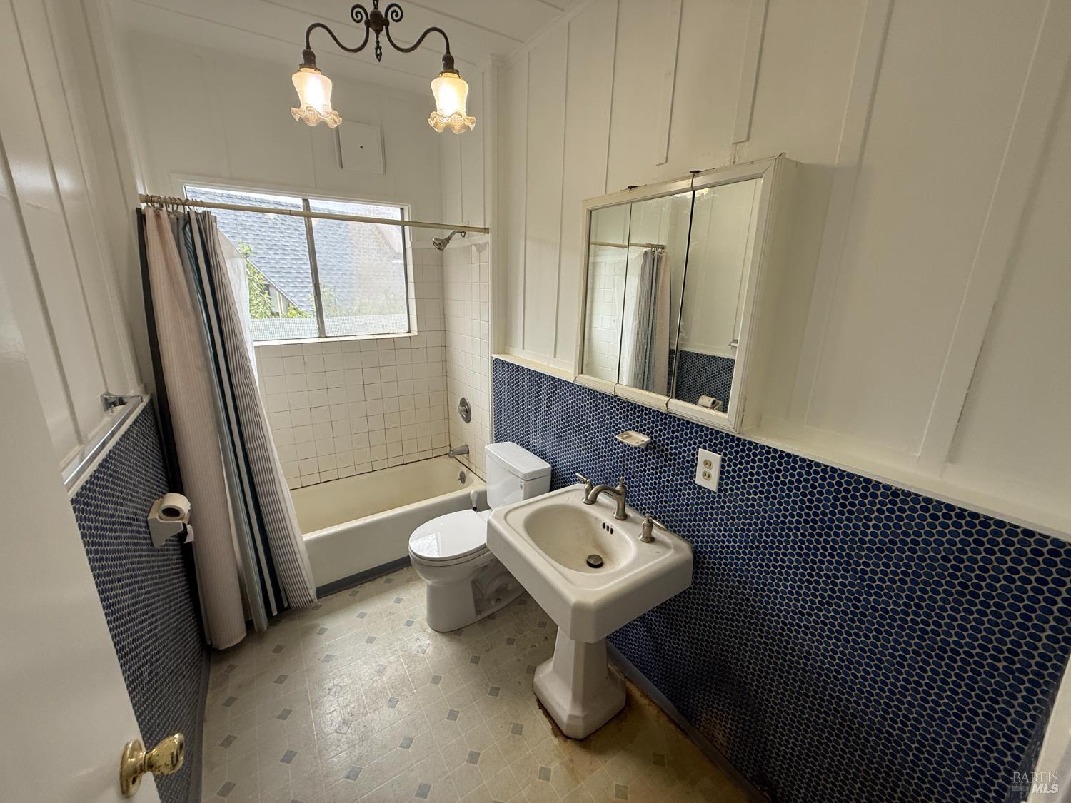 Detail Gallery Image 12 of 26 For 32 Humboldt Ave, San Anselmo,  CA 94960 - – Beds | – Baths