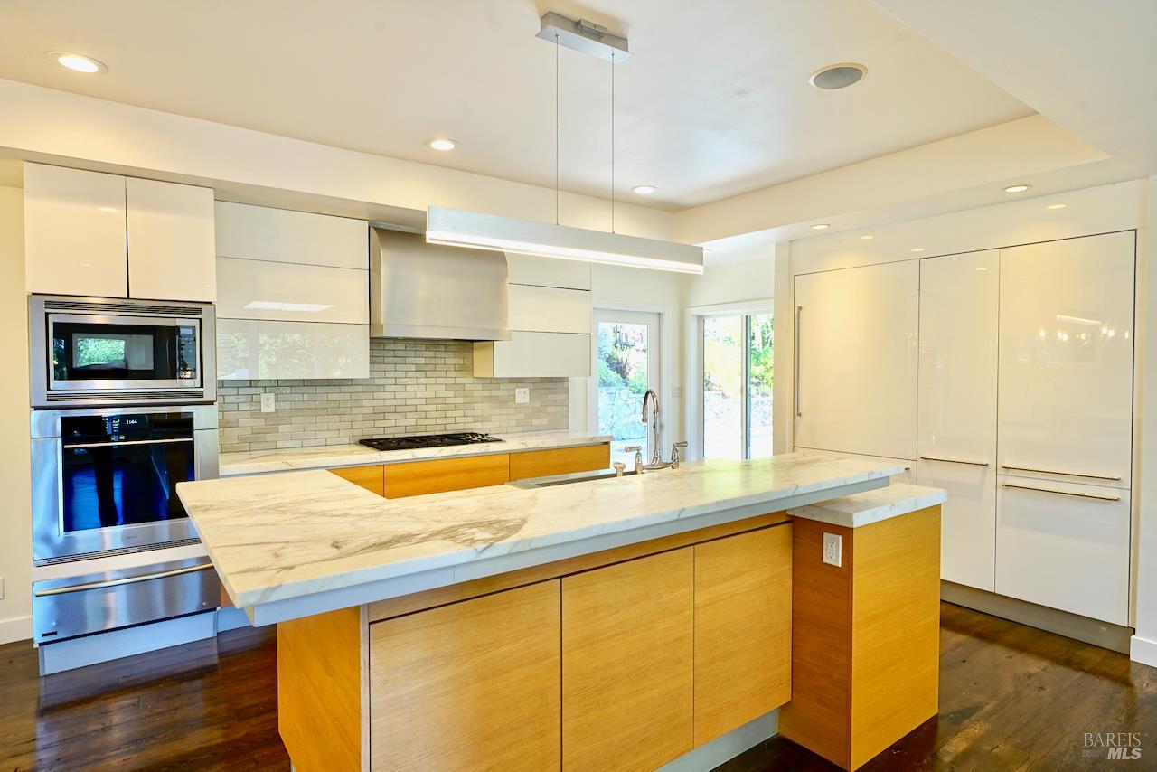 Detail Gallery Image 8 of 43 For 10 Idalia Ct, San Anselmo,  CA 94960 - 4 Beds | 3 Baths