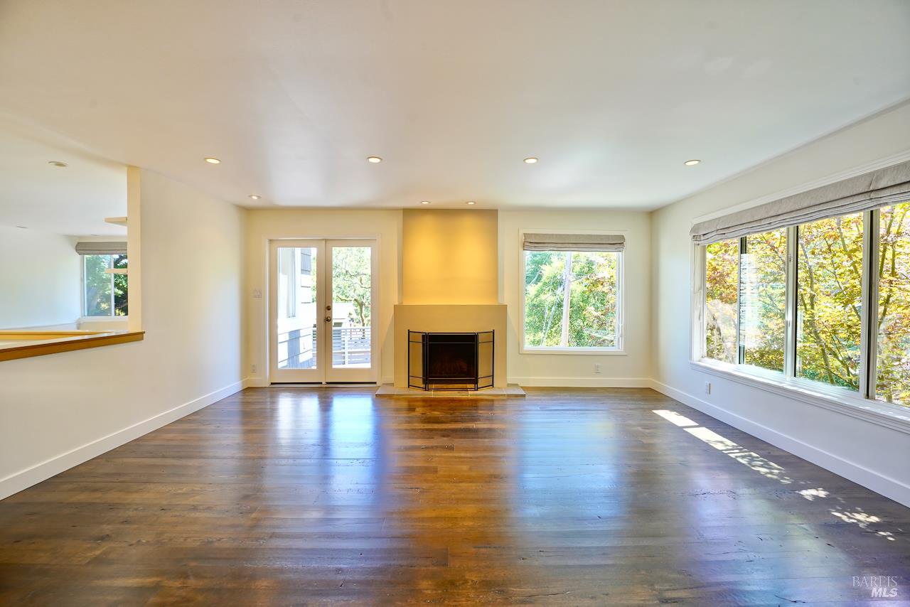 Detail Gallery Image 3 of 43 For 10 Idalia Ct, San Anselmo,  CA 94960 - 4 Beds | 3 Baths