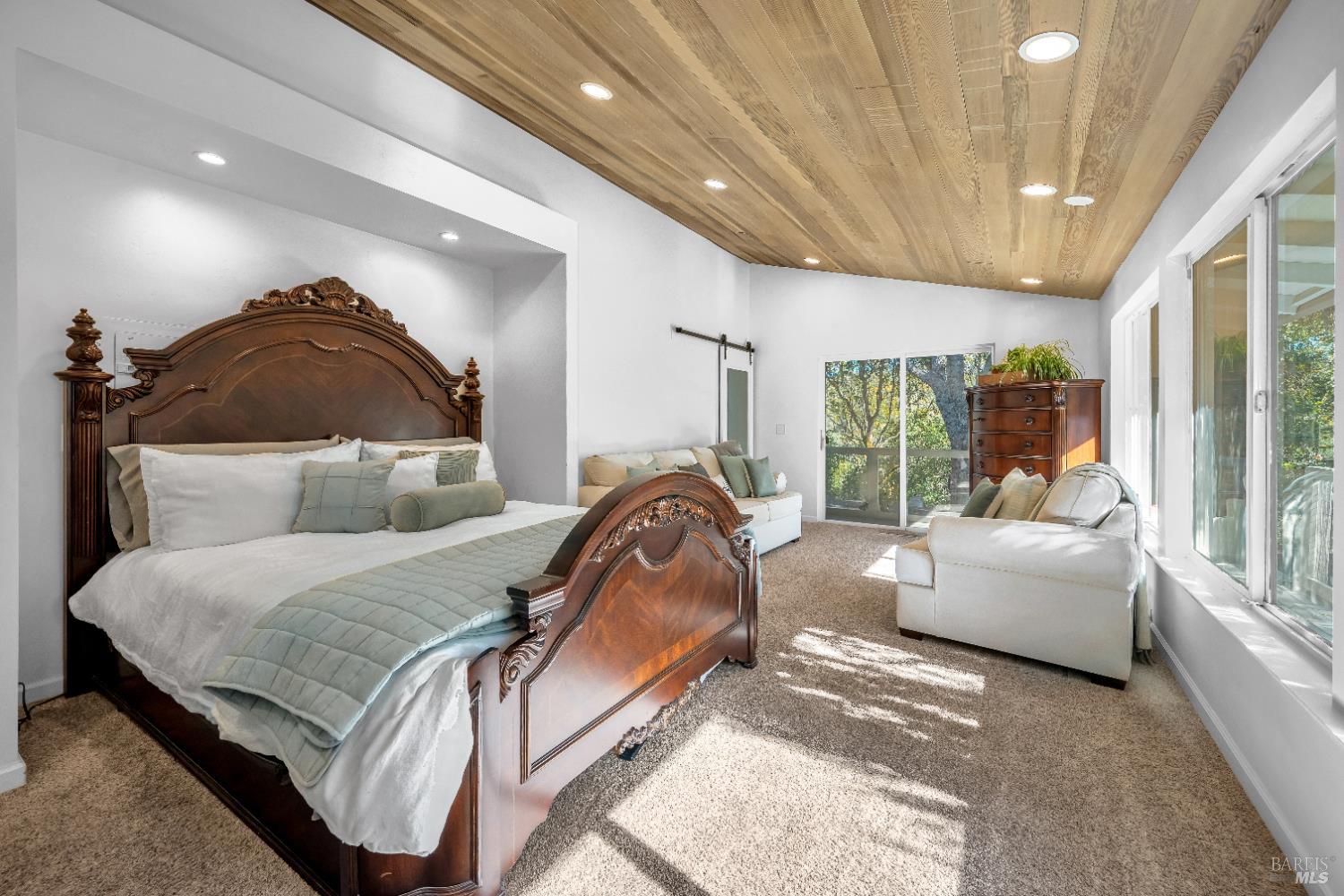 Detail Gallery Image 10 of 45 For 441 Vichy Hills Dr, Ukiah,  CA 95482 - 3 Beds | 3/1 Baths