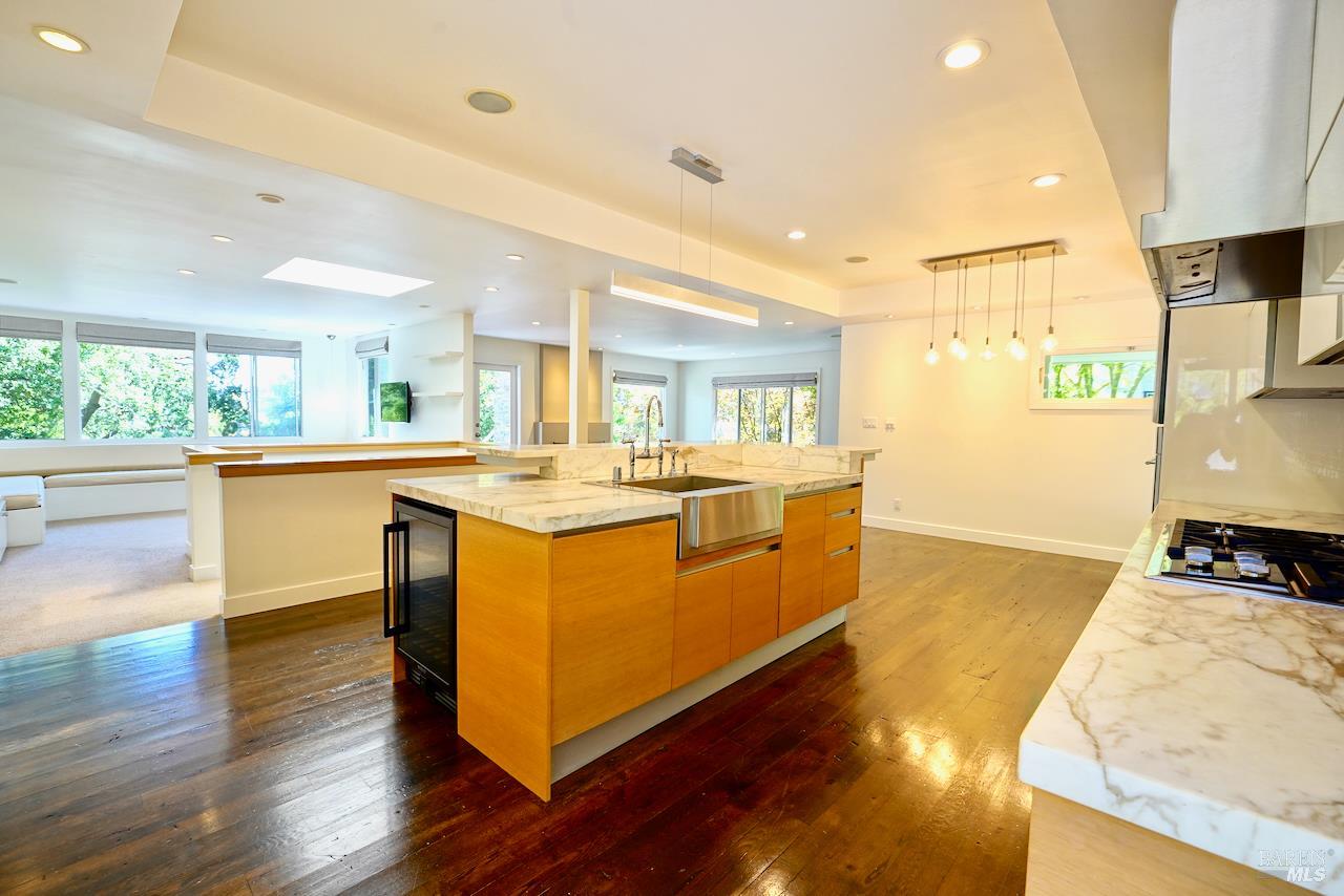 Detail Gallery Image 11 of 43 For 10 Idalia Ct, San Anselmo,  CA 94960 - 4 Beds | 3 Baths