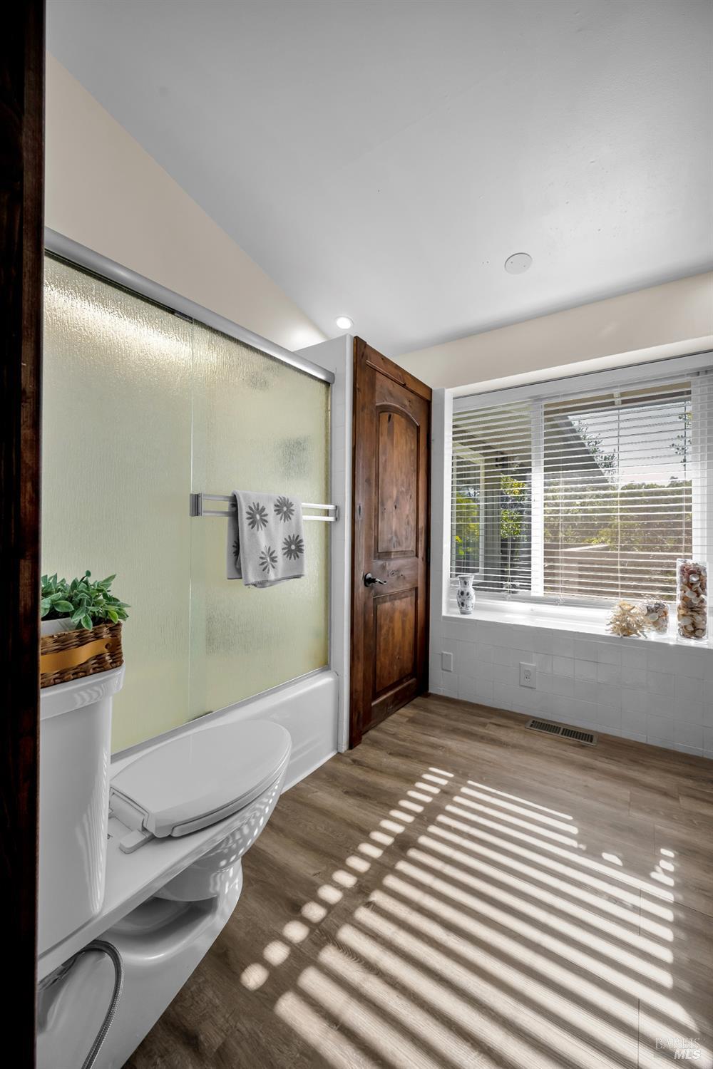 Detail Gallery Image 23 of 45 For 441 Vichy Hills Dr, Ukiah,  CA 95482 - 3 Beds | 3/1 Baths