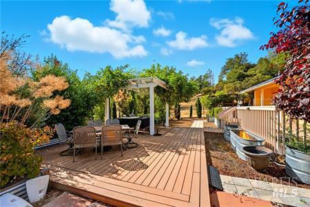 Detail Gallery Image 3 of 44 For 6850 High Valley Rd, Cobb,  CA 95426 - 3 Beds | 2 Baths