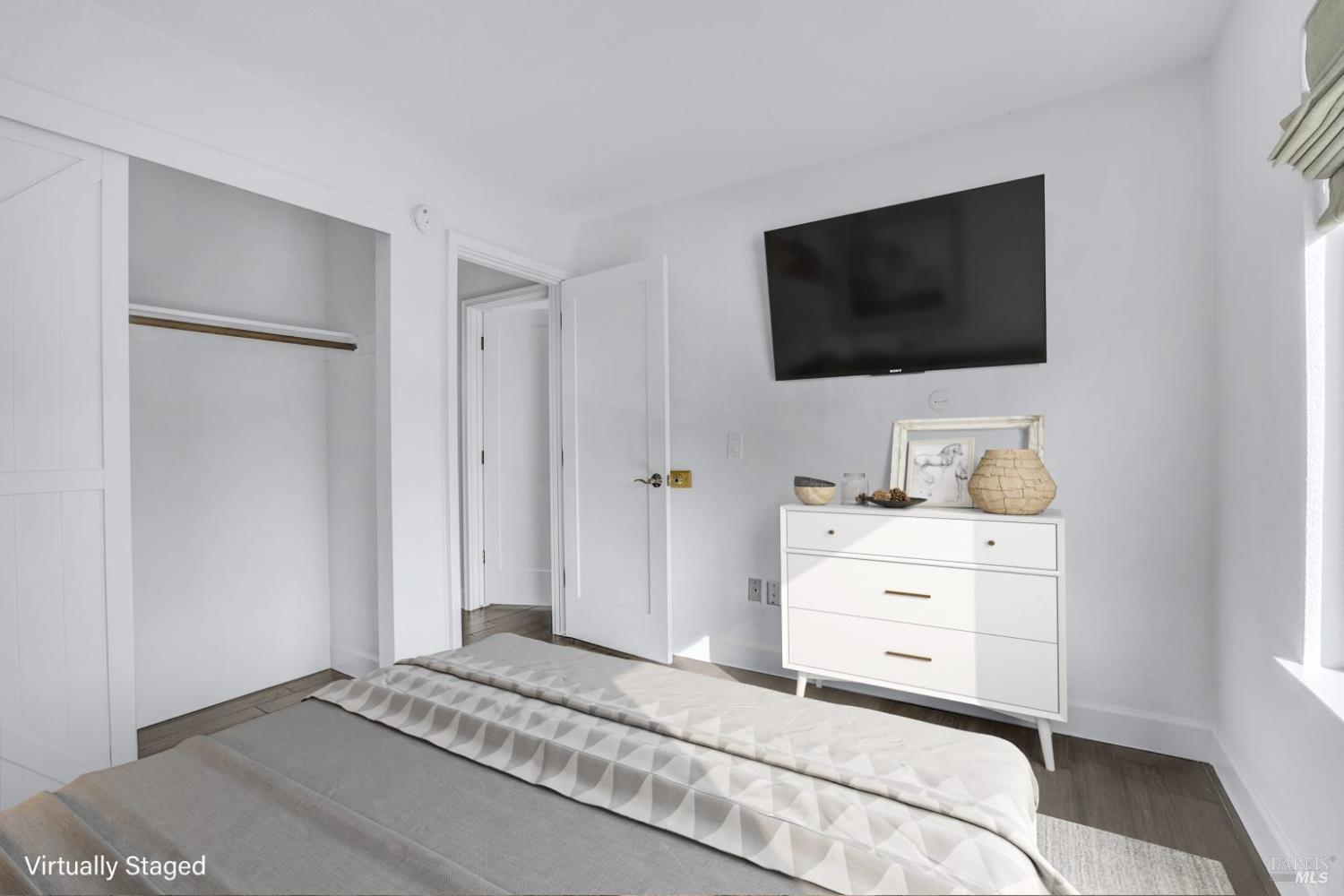 Detail Gallery Image 21 of 31 For 104 Banff Way, Petaluma,  CA 94954 - 4 Beds | 2/1 Baths