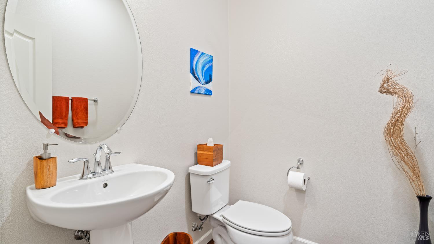 Detail Gallery Image 14 of 64 For 530 Jade St, Petaluma,  CA 94952 - 2 Beds | 2/1 Baths