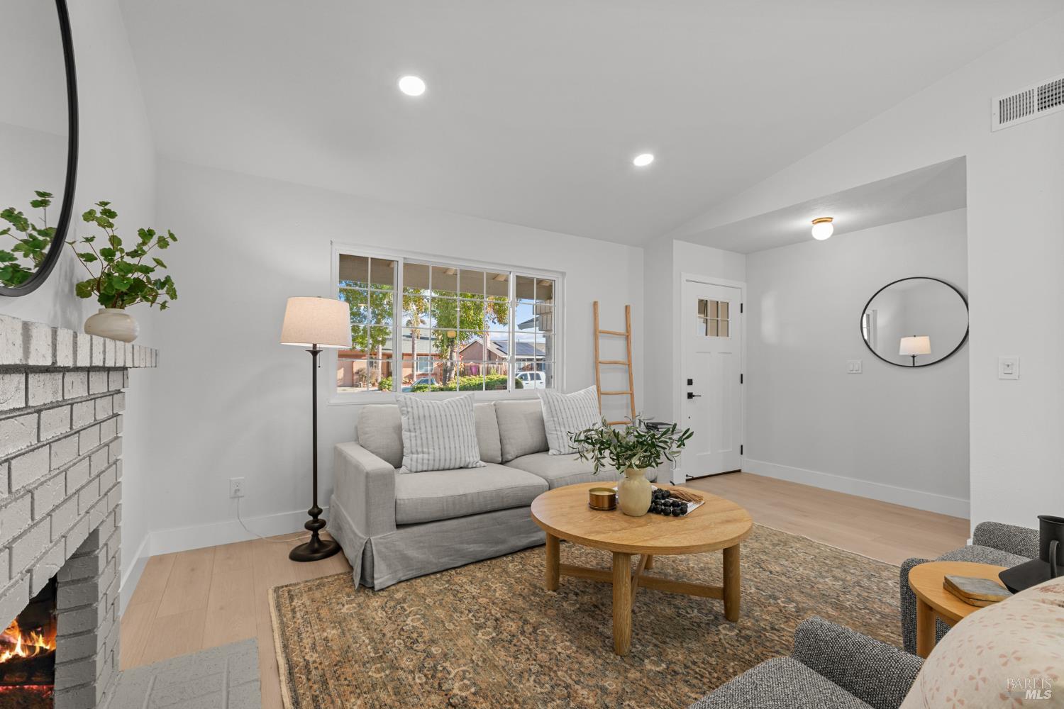 Detail Gallery Image 6 of 33 For 907 Shelduck Ct, Suisun City,  CA 94585 - 4 Beds | 2 Baths