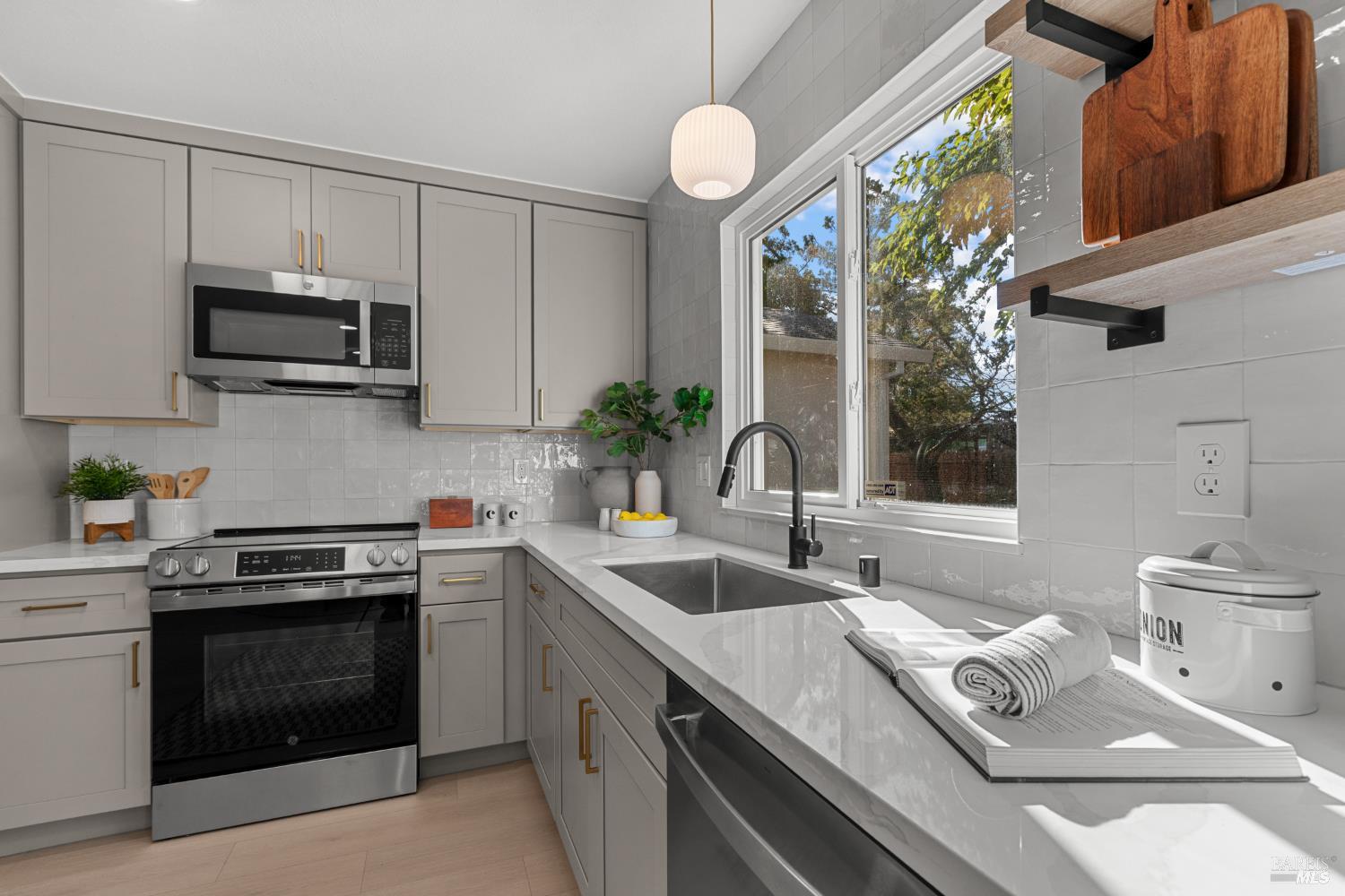 Detail Gallery Image 13 of 33 For 907 Shelduck Ct, Suisun City,  CA 94585 - 4 Beds | 2 Baths