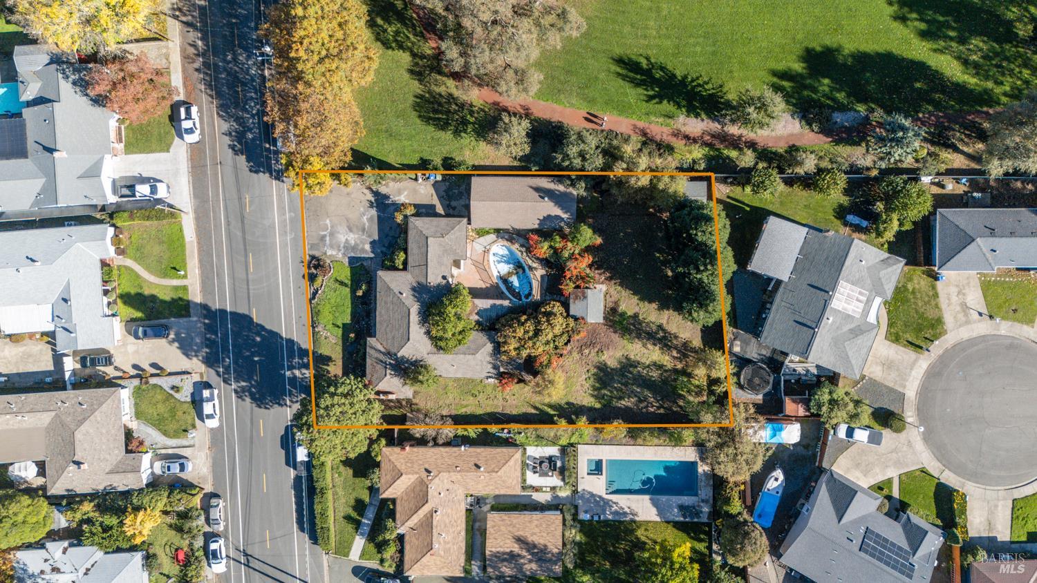 Detail Gallery Image 2 of 31 For 409 Luce Ave, Ukiah,  CA 95482 - 4 Beds | 3/1 Baths