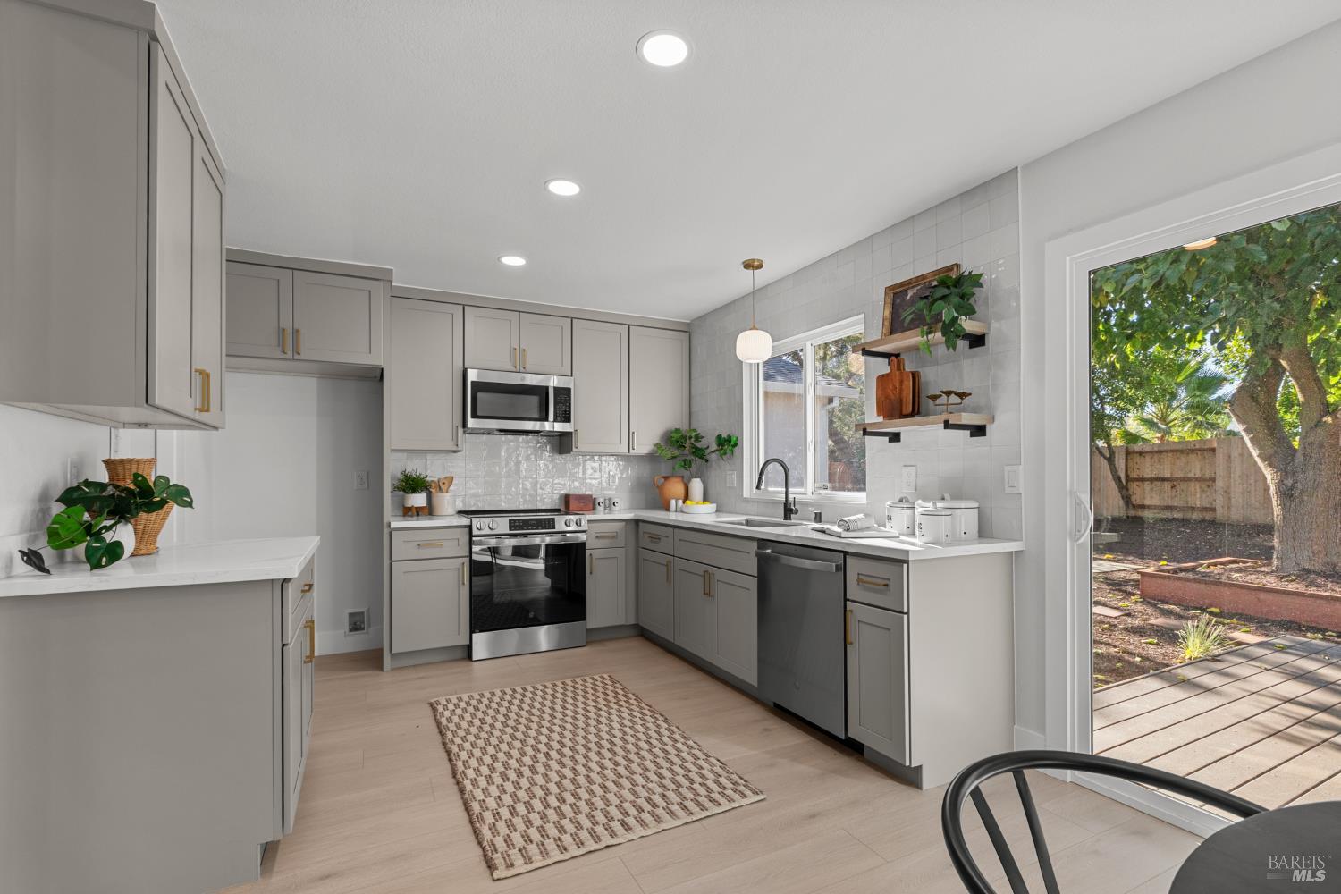 Detail Gallery Image 12 of 33 For 907 Shelduck Ct, Suisun City,  CA 94585 - 4 Beds | 2 Baths