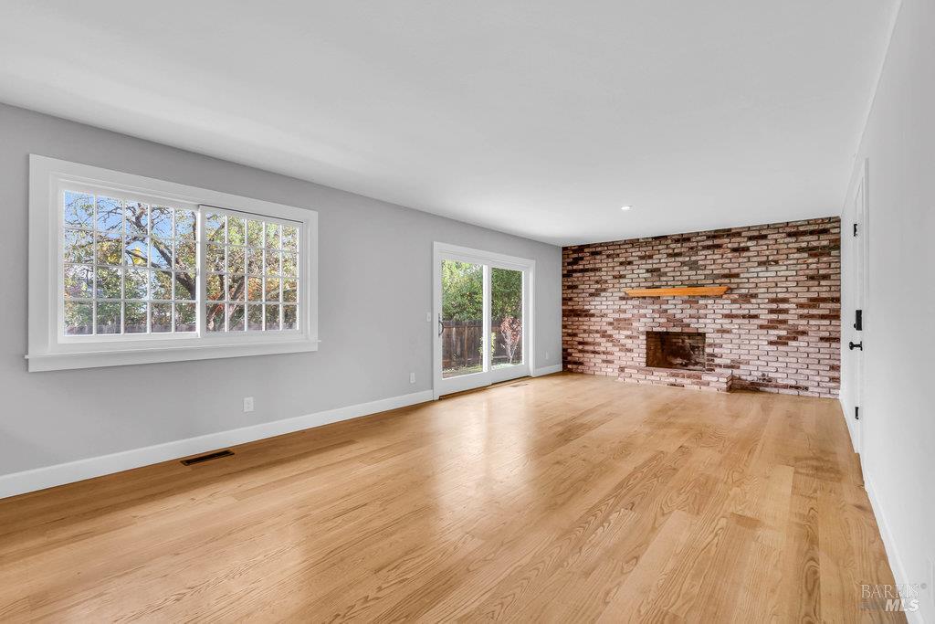 Detail Gallery Image 14 of 71 For 526 Ivy Ct, Sonoma,  CA 95476 - 3 Beds | 2 Baths