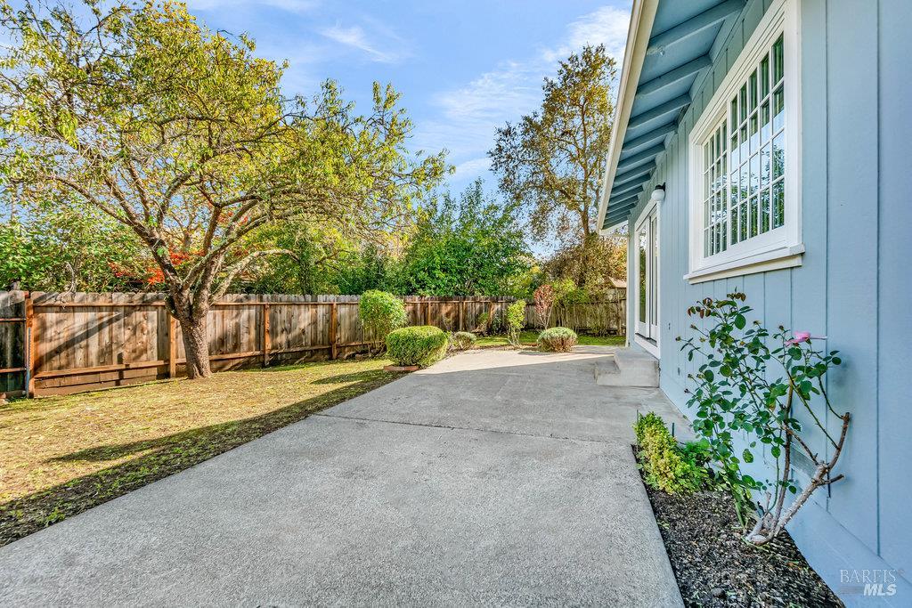 Detail Gallery Image 18 of 71 For 526 Ivy Ct, Sonoma,  CA 95476 - 3 Beds | 2 Baths