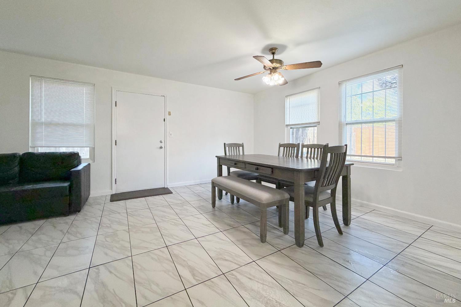 Detail Gallery Image 7 of 31 For 2725 Teton Ln, Fairfield,  CA 94533 - 2 Beds | 2/1 Baths