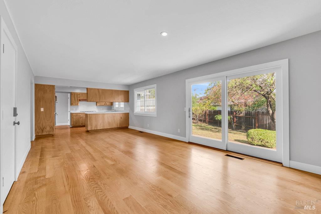 Detail Gallery Image 16 of 71 For 526 Ivy Ct, Sonoma,  CA 95476 - 3 Beds | 2 Baths