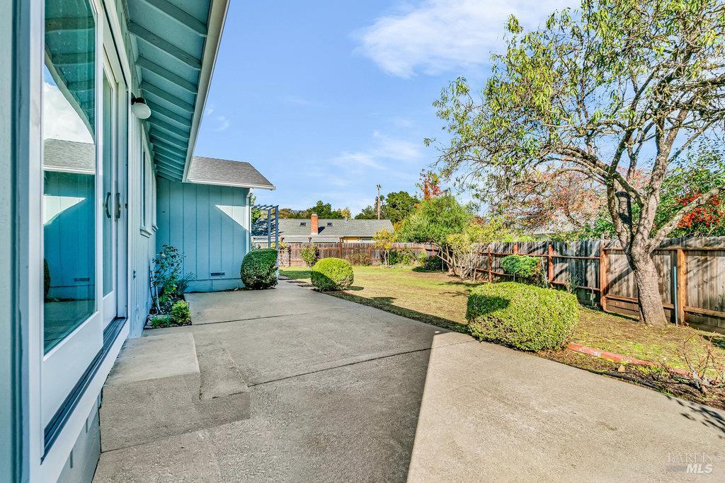 Detail Gallery Image 20 of 71 For 526 Ivy Ct, Sonoma,  CA 95476 - 3 Beds | 2 Baths