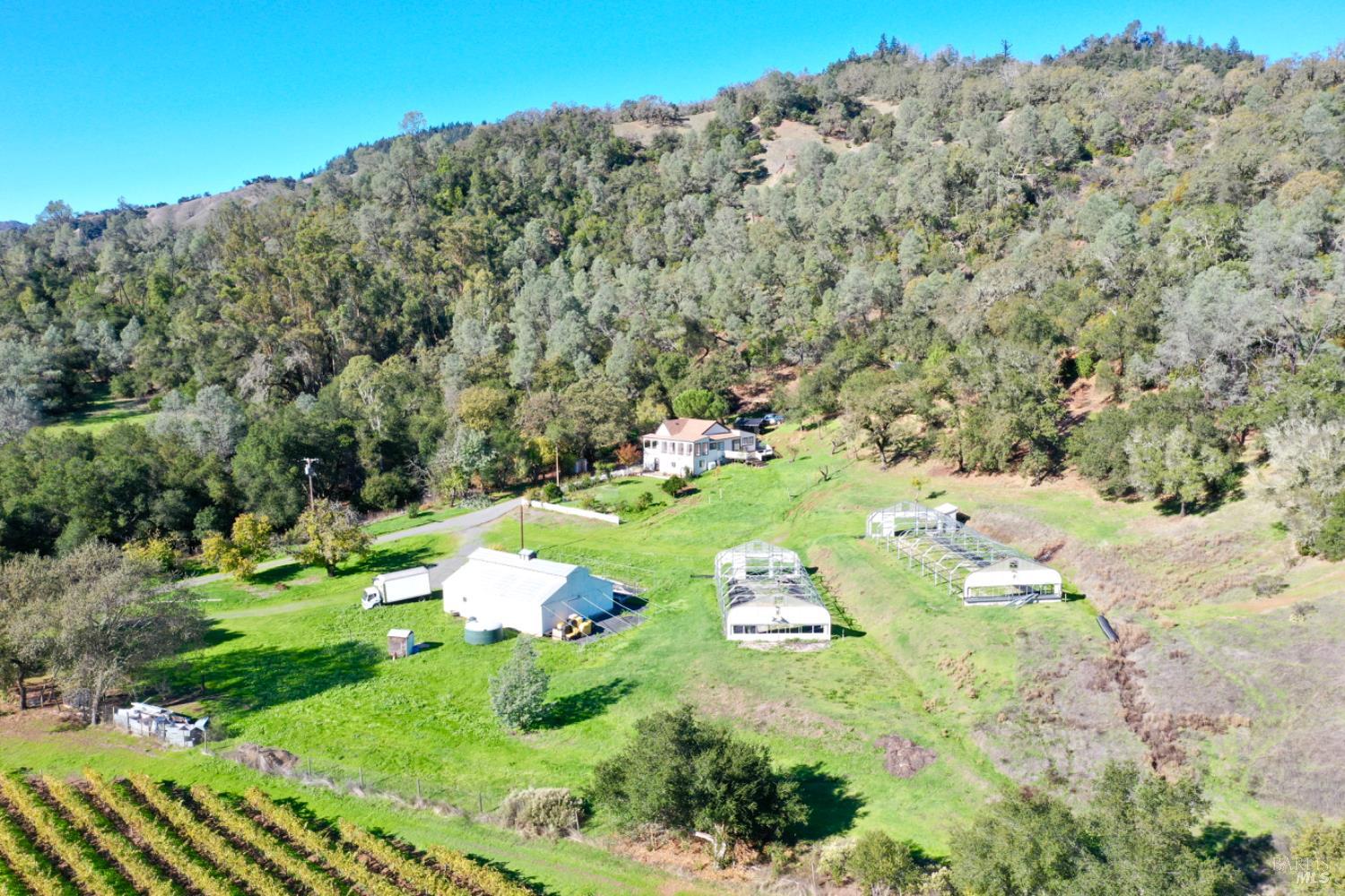 Detail Gallery Image 4 of 88 For 31258 Highway 128 Rd, Cloverdale,  CA 95425 - 3 Beds | 3/1 Baths