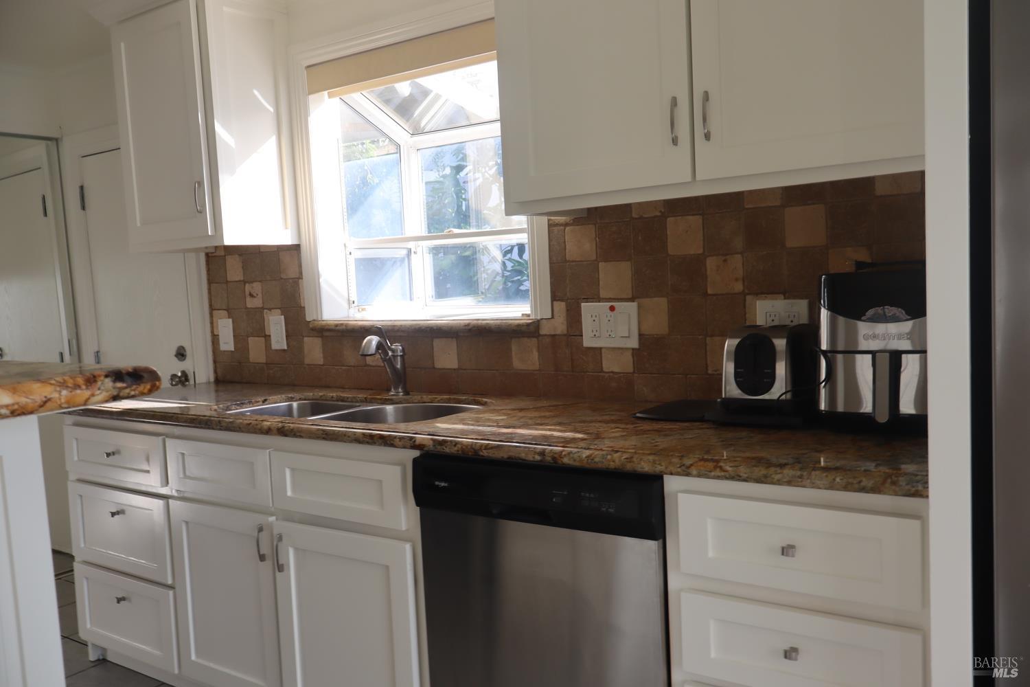 Detail Gallery Image 5 of 23 For 23 Anchor Dr, Suisun City,  CA 94585 - 2 Beds | 2 Baths