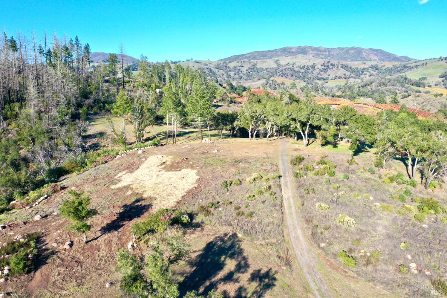 Detail Gallery Image 14 of 80 For 551 Artisan Cir, Geyserville,  CA 95441 - – Beds | – Baths