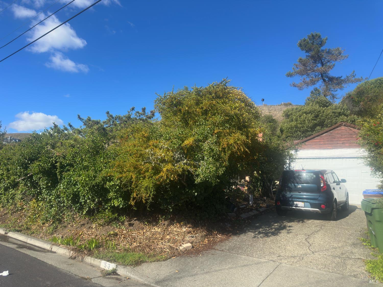 Detail Gallery Image 12 of 14 For 53 Mercury Ave, Tiburon,  CA 94920 - 3 Beds | 1 Baths