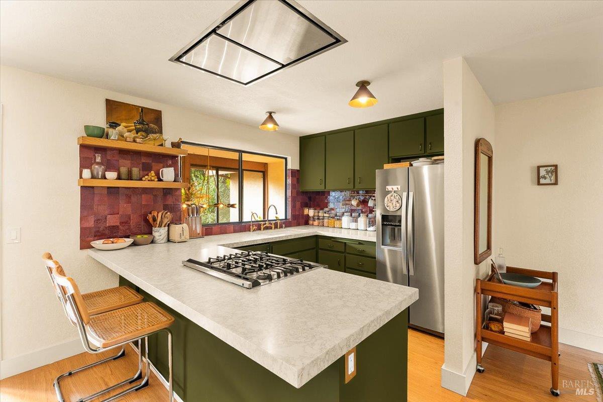 Detail Gallery Image 10 of 43 For 805 Montrose Ct, Santa Rosa,  CA 95409 - 3 Beds | 2 Baths