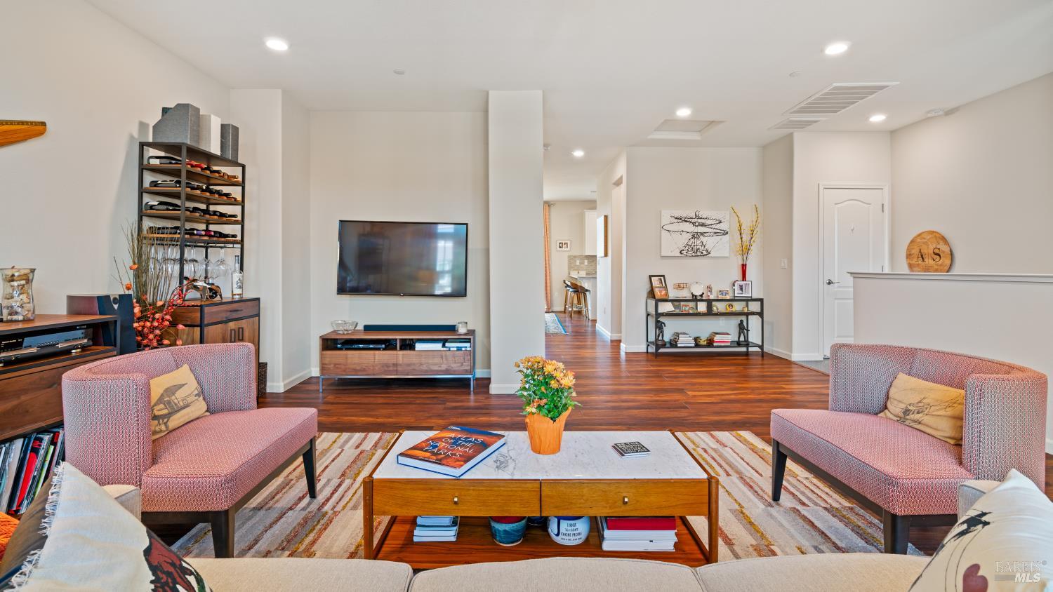 Detail Gallery Image 4 of 64 For 530 Jade St, Petaluma,  CA 94952 - 2 Beds | 2/1 Baths