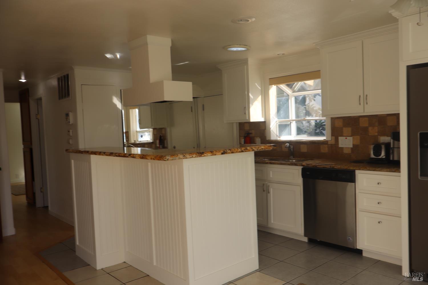 Detail Gallery Image 8 of 23 For 23 Anchor Dr, Suisun City,  CA 94585 - 2 Beds | 2 Baths