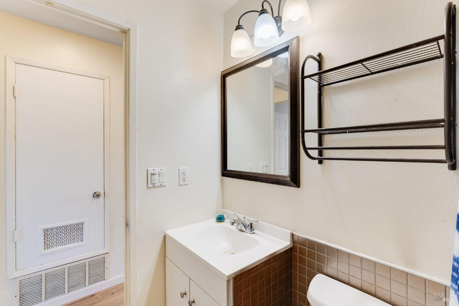 Detail Gallery Image 17 of 29 For 2404 Peppertree Ct #1,  Antioch,  CA 94509 - 2 Beds | 1 Baths