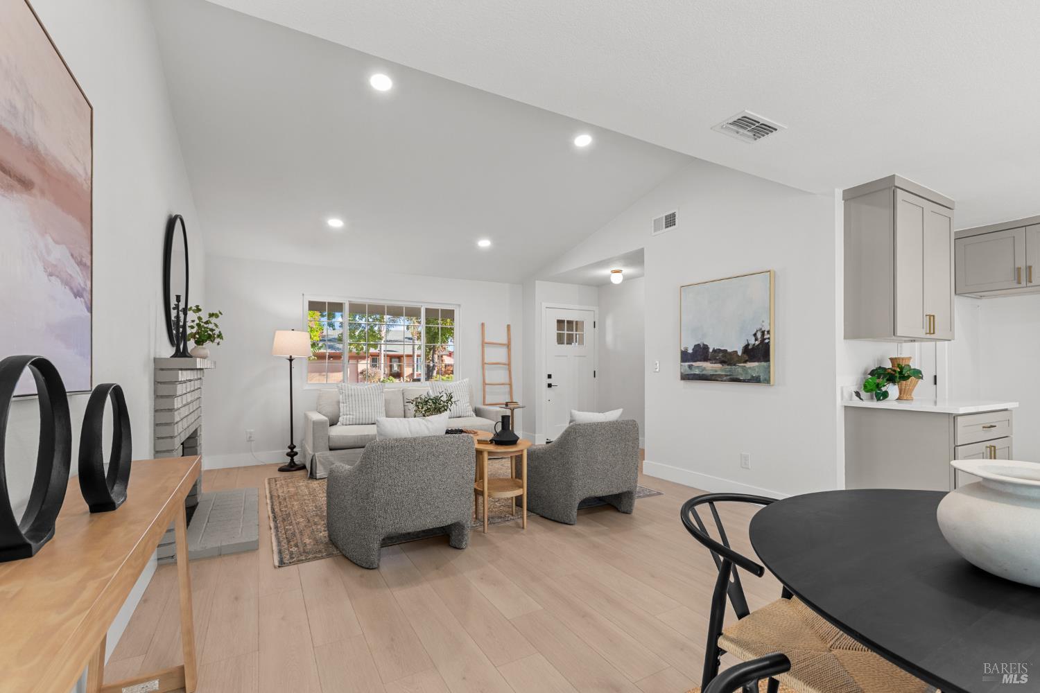 Detail Gallery Image 11 of 33 For 907 Shelduck Ct, Suisun City,  CA 94585 - 4 Beds | 2 Baths