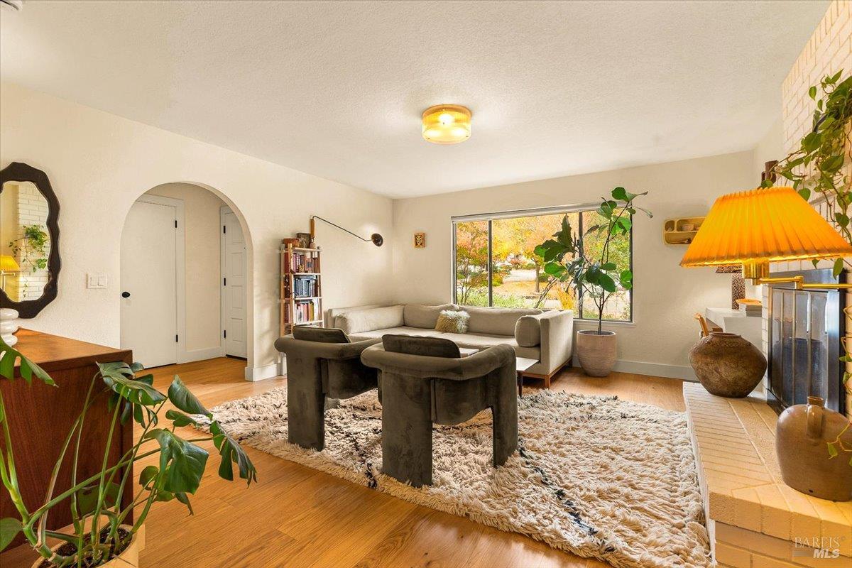 Detail Gallery Image 6 of 43 For 805 Montrose Ct, Santa Rosa,  CA 95409 - 3 Beds | 2 Baths