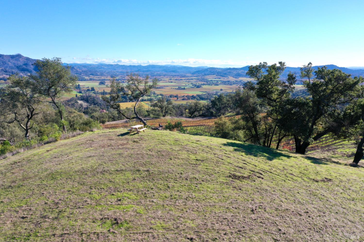 Detail Gallery Image 4 of 69 For 577 Artisan Cir, Geyserville,  CA 95441 - – Beds | – Baths