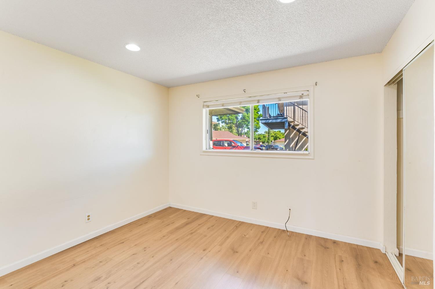 Detail Gallery Image 14 of 29 For 2404 Peppertree Ct #1,  Antioch,  CA 94509 - 2 Beds | 1 Baths