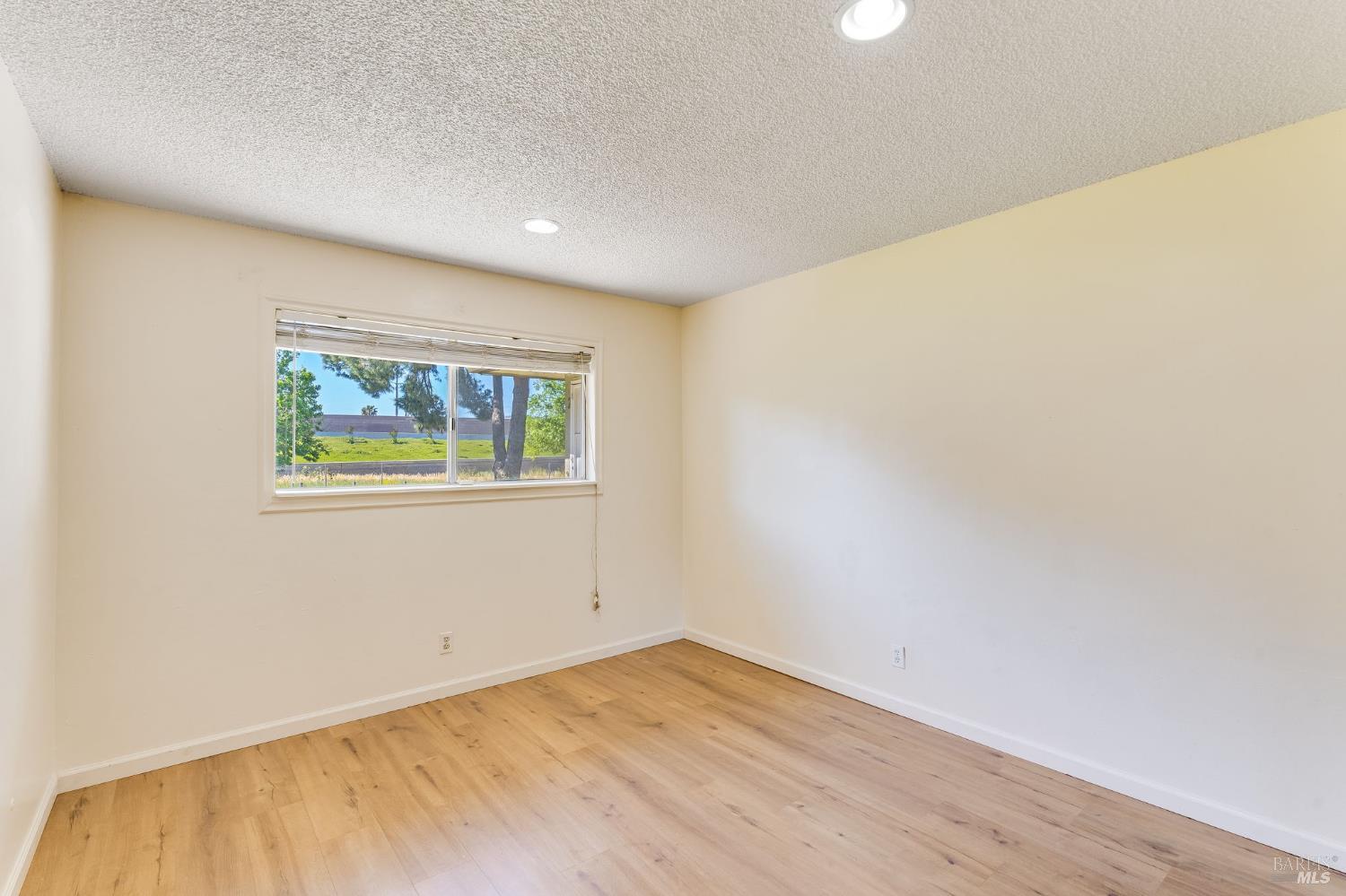 Detail Gallery Image 18 of 29 For 2404 Peppertree Ct #1,  Antioch,  CA 94509 - 2 Beds | 1 Baths