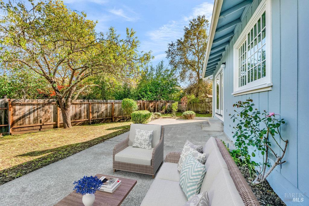 Detail Gallery Image 17 of 71 For 526 Ivy Ct, Sonoma,  CA 95476 - 3 Beds | 2 Baths