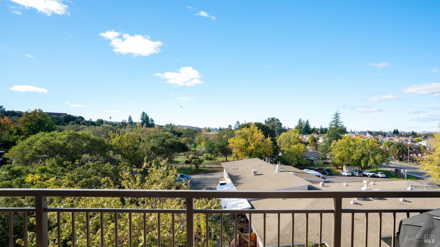 Detail Gallery Image 15 of 64 For 530 Jade St, Petaluma,  CA 94952 - 2 Beds | 2/1 Baths