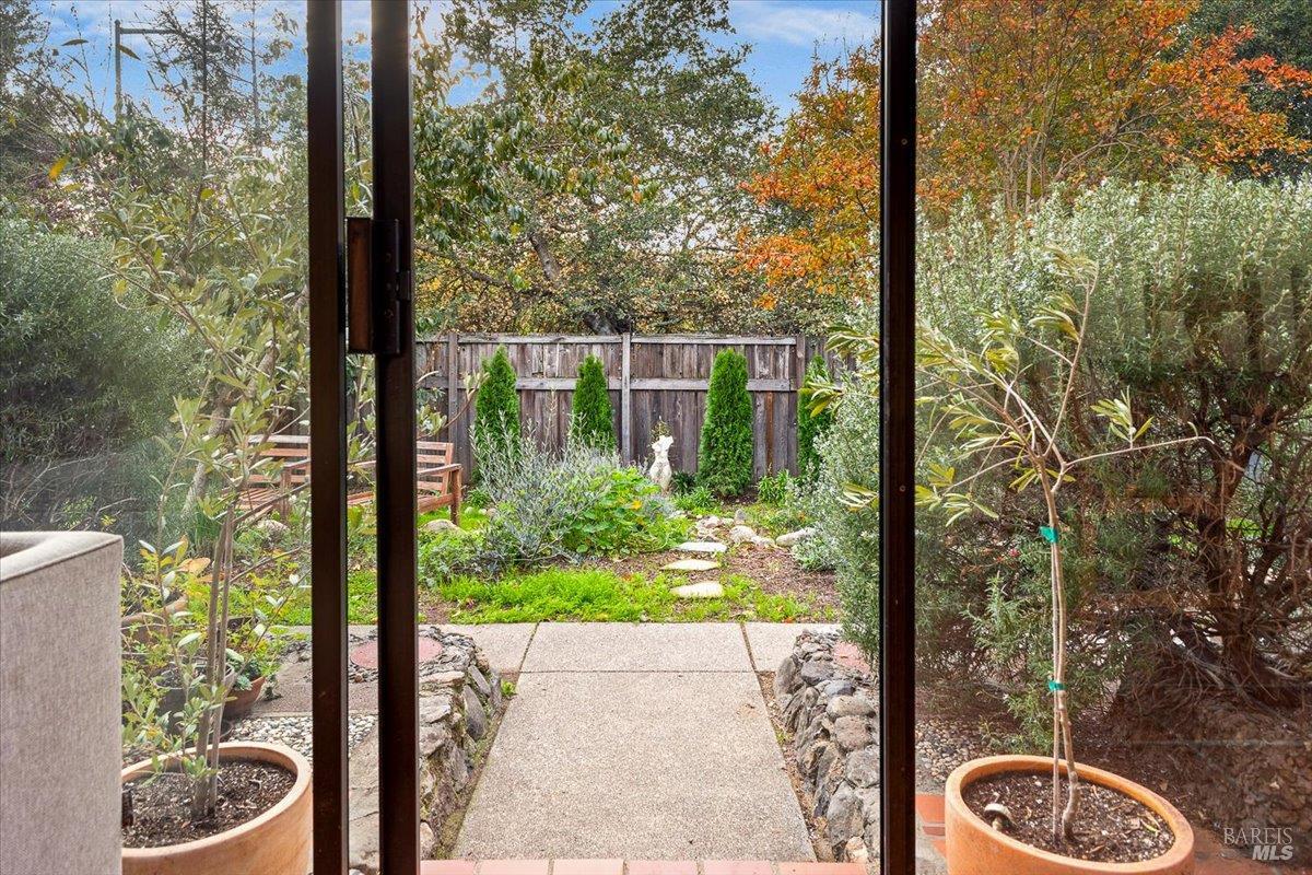 Detail Gallery Image 22 of 43 For 805 Montrose Ct, Santa Rosa,  CA 95409 - 3 Beds | 2 Baths