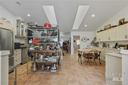 Detail Gallery Image 11 of 44 For 6850 High Valley Rd, Cobb,  CA 95426 - 3 Beds | 2 Baths