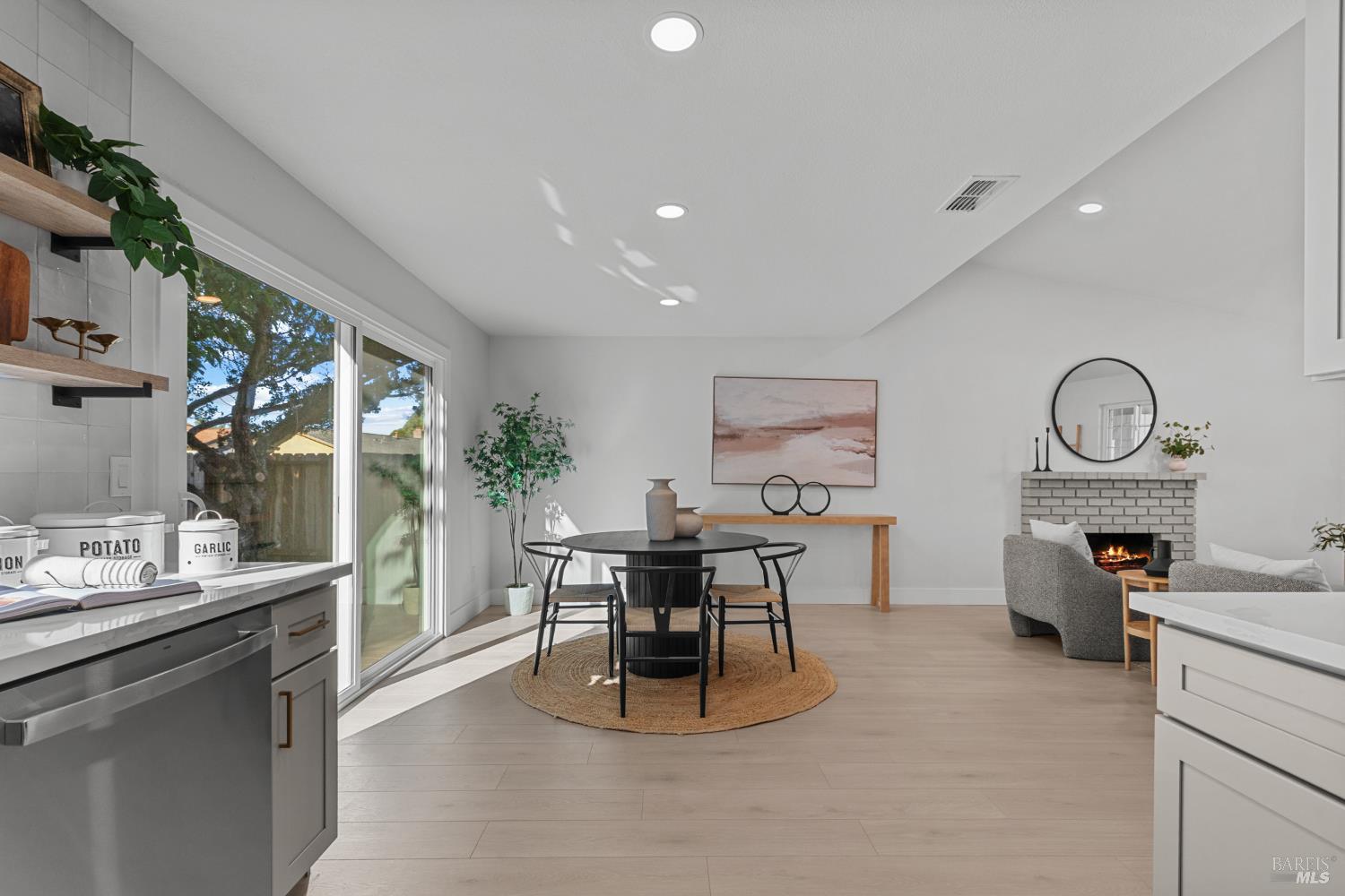 Detail Gallery Image 16 of 33 For 907 Shelduck Ct, Suisun City,  CA 94585 - 4 Beds | 2 Baths