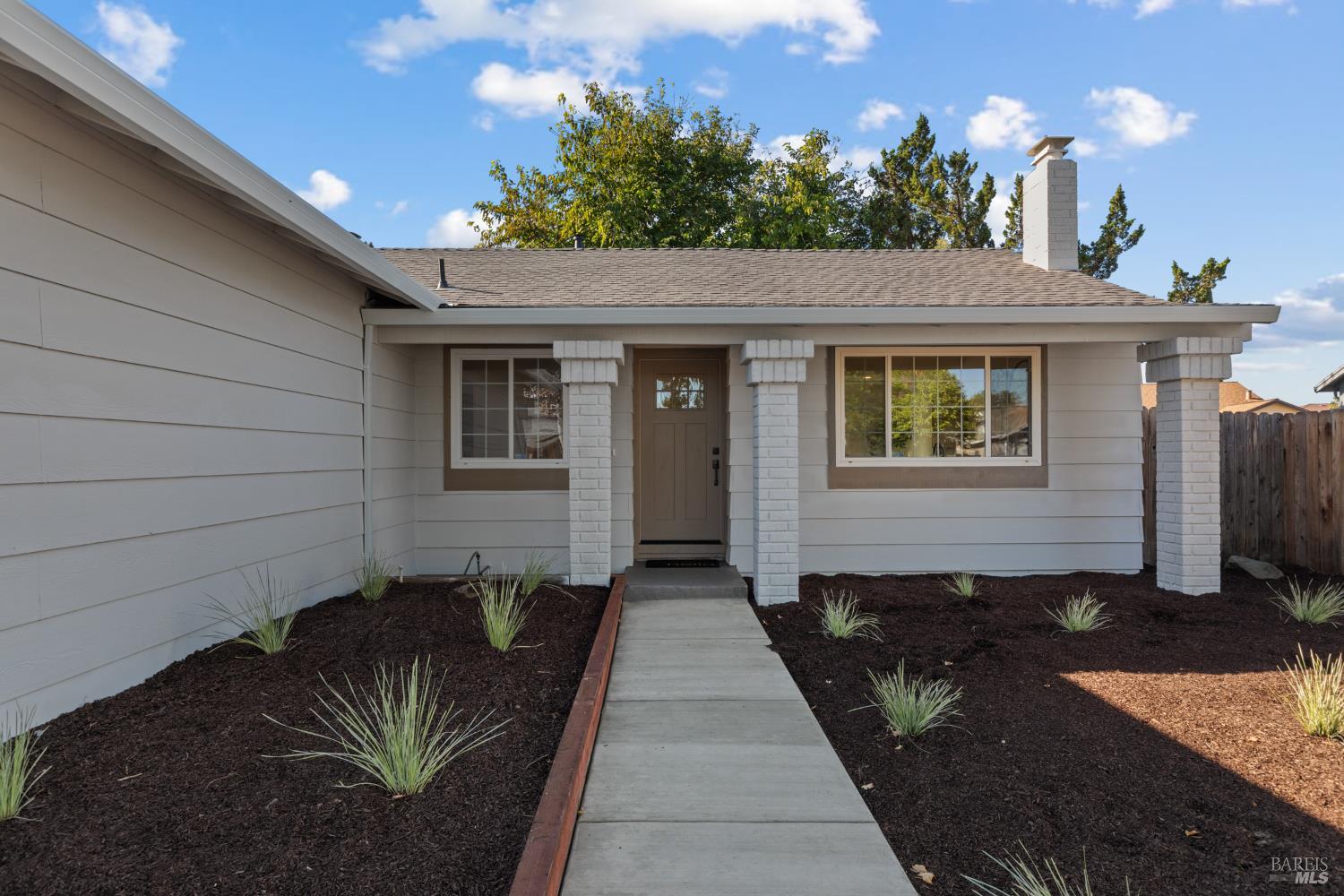 Detail Gallery Image 4 of 33 For 907 Shelduck Ct, Suisun City,  CA 94585 - 4 Beds | 2 Baths