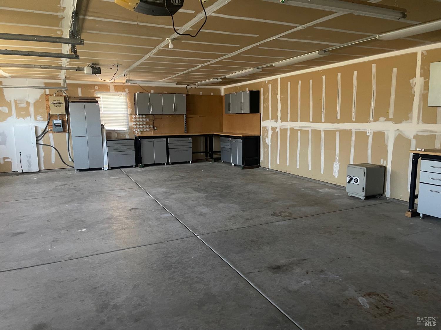 Detail Gallery Image 10 of 22 For 308 Toscana Cir, Cloverdale,  CA 95425 - 5 Beds | 4 Baths