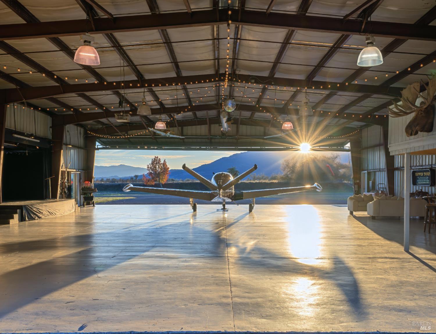 Detail Gallery Image 13 of 64 For 6614 Lakeville Hwy, Petaluma,  CA 94954 - 11 Beds | 15/1 Baths