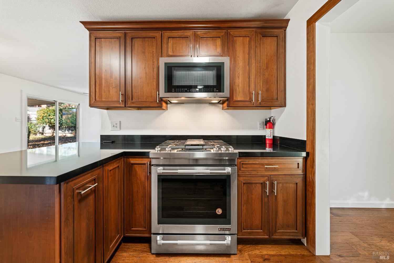 Detail Gallery Image 13 of 64 For 464 Nokomis Dr, Ukiah,  CA 95482 - 3 Beds | 1/1 Baths