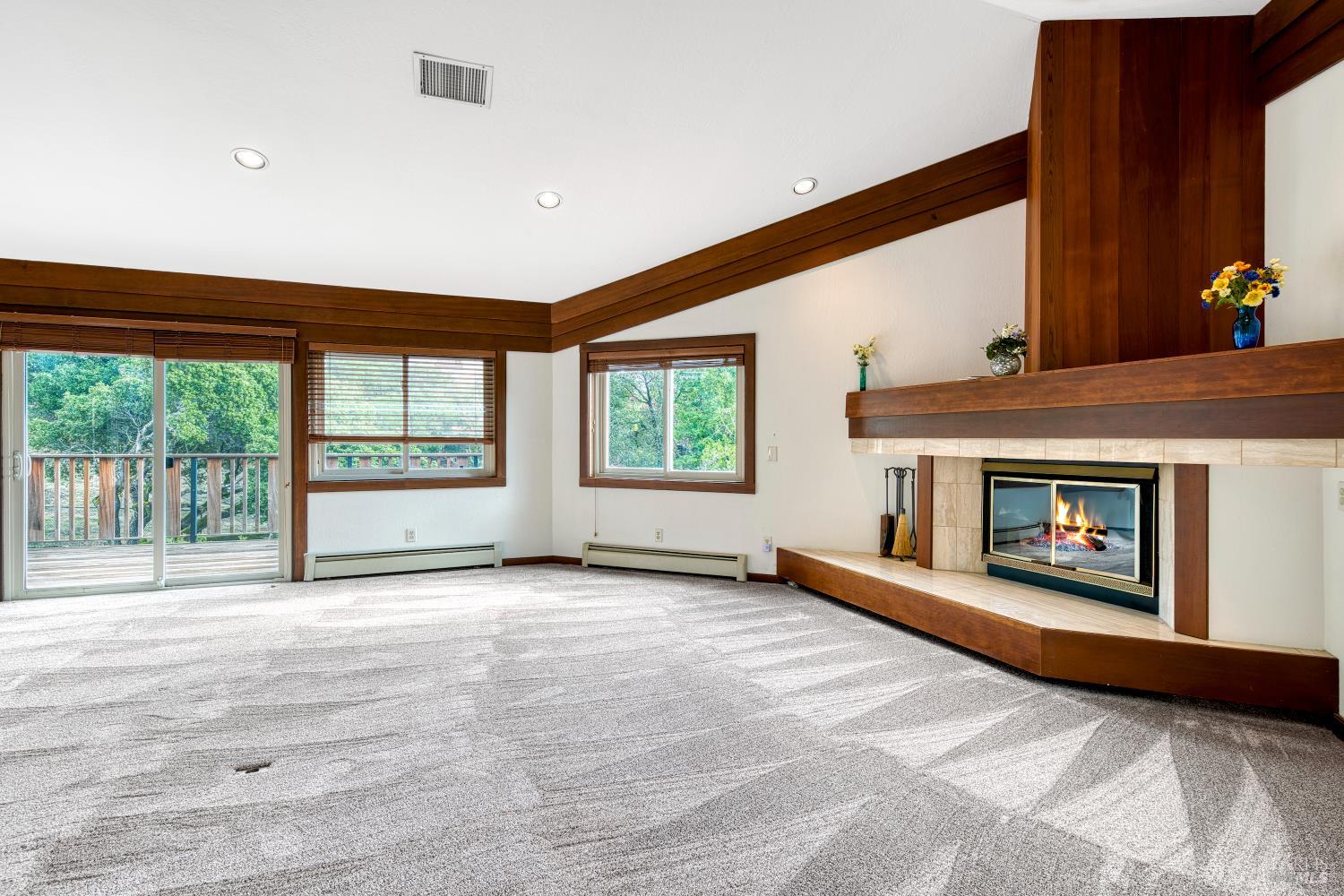 Detail Gallery Image 10 of 34 For 10 Robinhood Dr, Novato,  CA 94945 - 4 Beds | 3/1 Baths