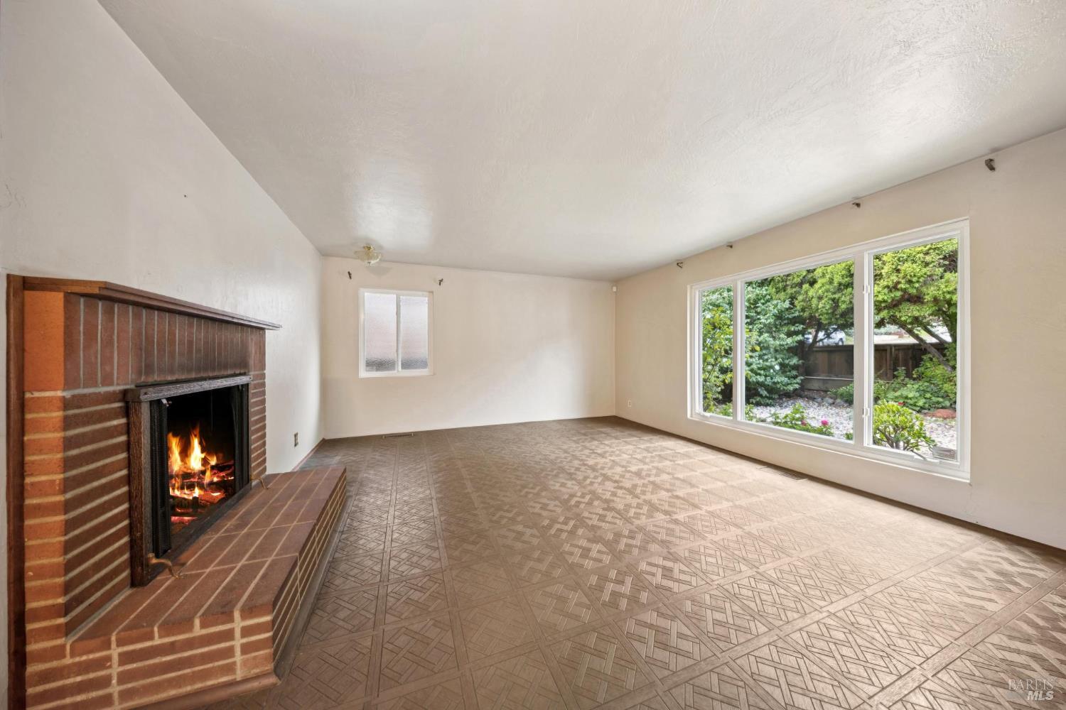 Detail Gallery Image 9 of 47 For 6 Madrona St, San Rafael,  CA 94901 - 3 Beds | 2 Baths