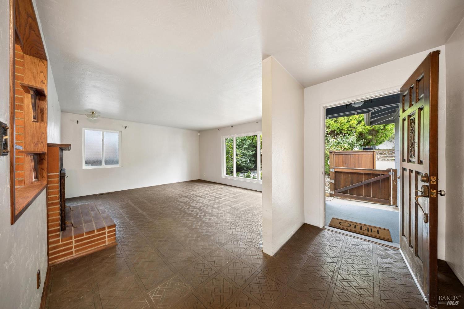 Detail Gallery Image 7 of 47 For 6 Madrona St, San Rafael,  CA 94901 - 3 Beds | 2 Baths