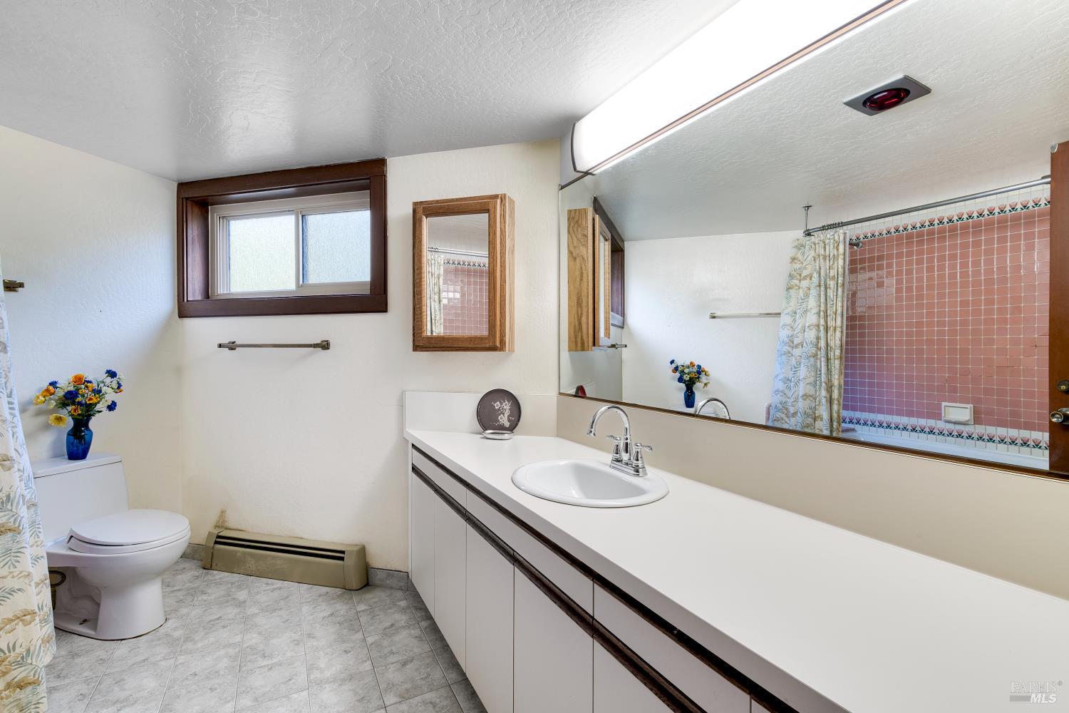 Detail Gallery Image 24 of 34 For 10 Robinhood Dr, Novato,  CA 94945 - 4 Beds | 3/1 Baths